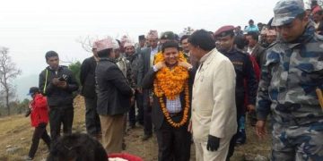 दुर्घटनामा पर्नु अघि मन्त्री अधिकारी, हेरौ ५ तस्विर
