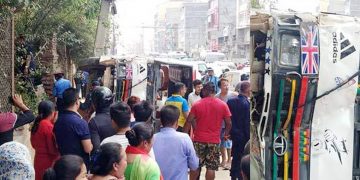काठमाण्डौको बौद्धमा बस पल्टियो, १८ जना घाइते