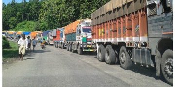 पृथ्वी राजमार्ग रातिदेखि अवरुद्ध