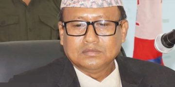 अन्तत दिदीबहिनीहरुसंग माफी मागे मेयर द्धारिकलाल चौधरीले