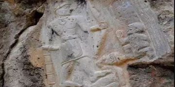 भेट्टिए २००० वर्ष पुरानो मानिएको प्रतिमा ‘राम र हनुमान’