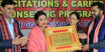 चर्चित सांसद शान्ता चौधरी जुगल कलेजमा कानुन पढ्दै…