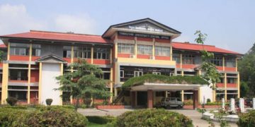 घूस लिँदै परीक्षामा अनुत्तीर्णलाई समेत पास गराउँदै