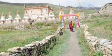 गुम्बामा चोरीको बिगबिगी, बहुमूल्य सामग्री स्थानीयको घरमा