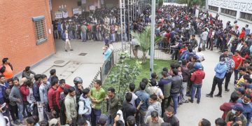 बसको टिकट पाउन बिहान ३ बजेदेखि लाइन