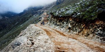 चीनलाई रिझाउन सरकारले निषेध गर्‍यो हिमालका ७३ क्षेत्र