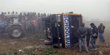 स्कूल बस दुर्घटना हुँदा एकको मृत्यु, ११ विद्यार्थी घाइते