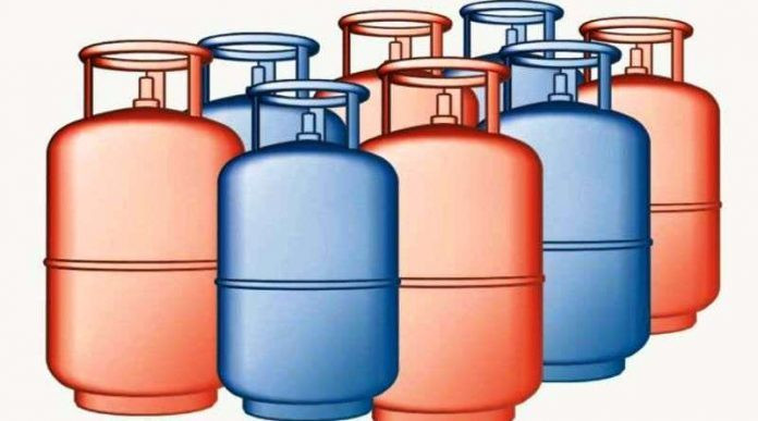 ग्यास सहज नबनाए सेना र प्रहरी लगाएर वितरण गरिने’