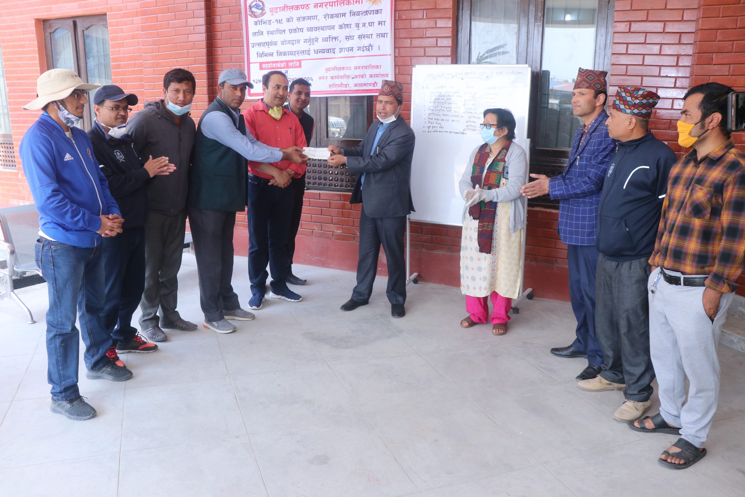 नगरपालिकाको विपद् व्यवस्थापन कोषमा एन प्याब्सन बूढानीलकण्ठको १ लाख १ हजार सहयोग