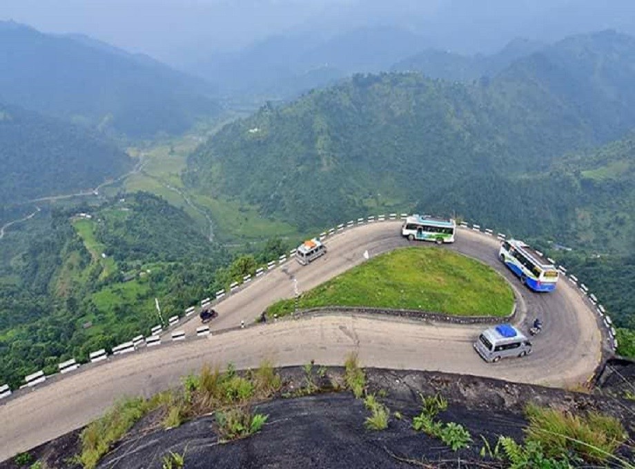 वर्षा लागेसँगै जोखिम बढ्दै बीपी राजमार्ग