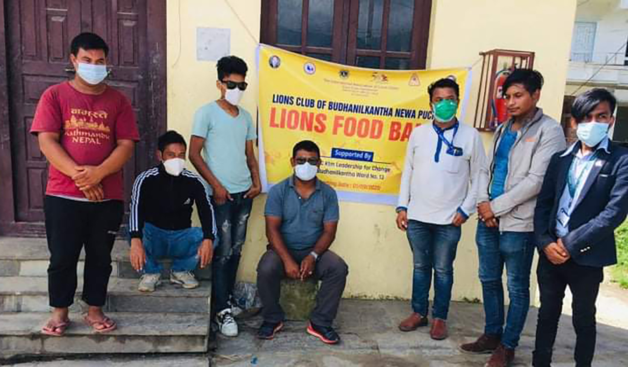 एलसी अफ बूढानीलकण्ठ नेवा पुचः द्धारा विपन्न परिवारलाई खाद्य सामाग्री वितरण