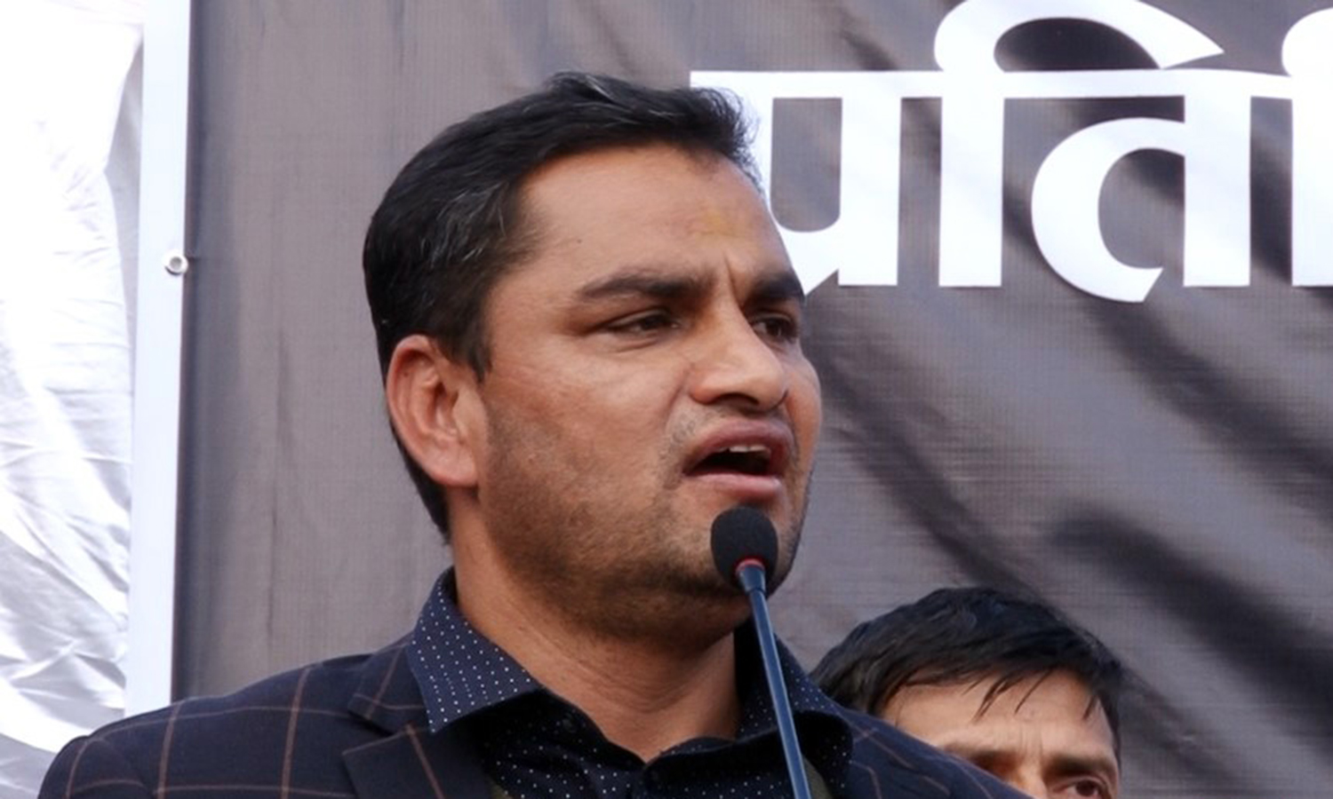 फासिष्ट सरकार हिंसा र बलात्कार देख्दैन,बोलेकै भरमा बन्दुक तेर्साउछ : प्रदीप पौडेल