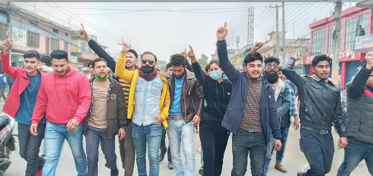 धनगढीमा ओली पक्ष पनि सडकमा, झडपको आशंकामा प्रहरीको उच्च सतर्कता