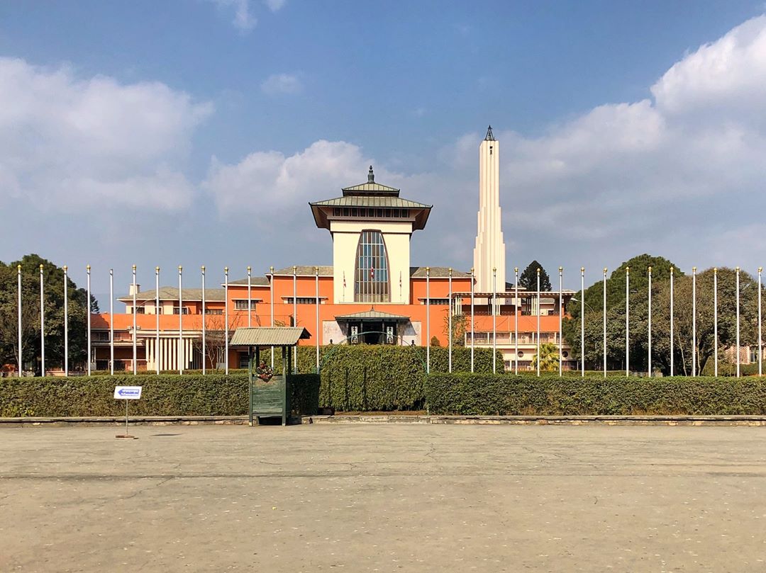 नारायणहिटीमा को बस्ने भन्नेमा द्वन्द्व शुरू