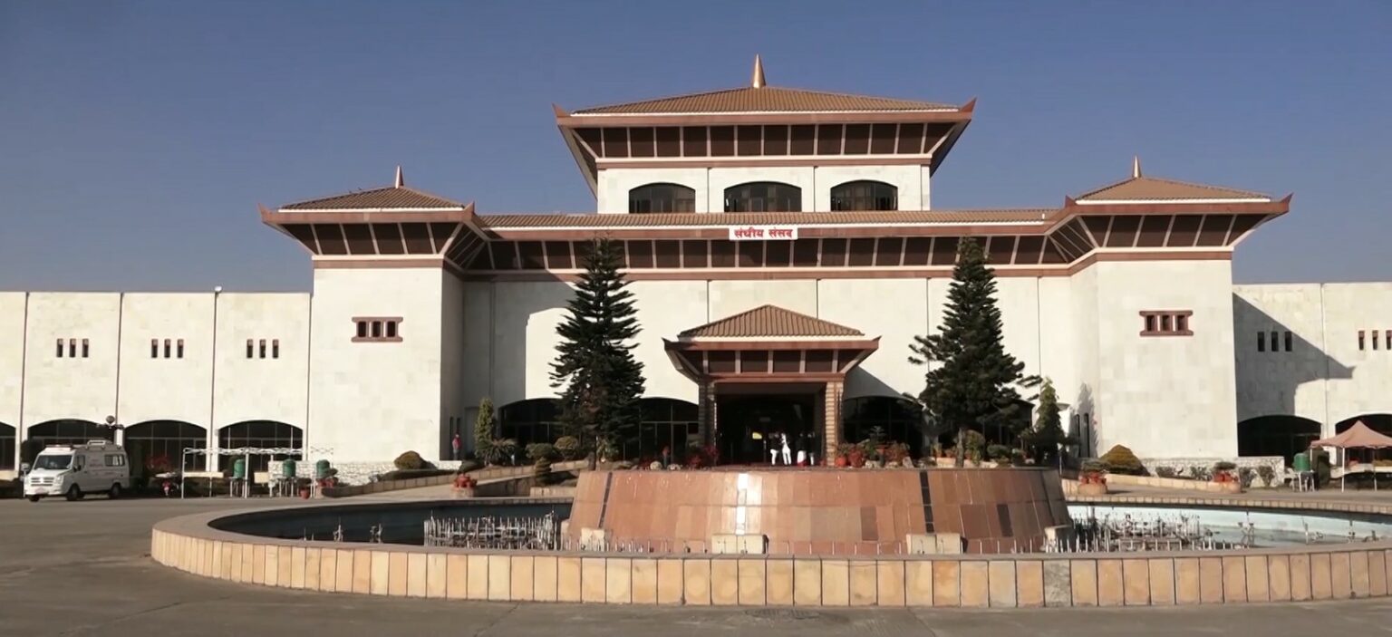 अन्योलका बीच प्रतिनिधिसभा बैठक बस्दै