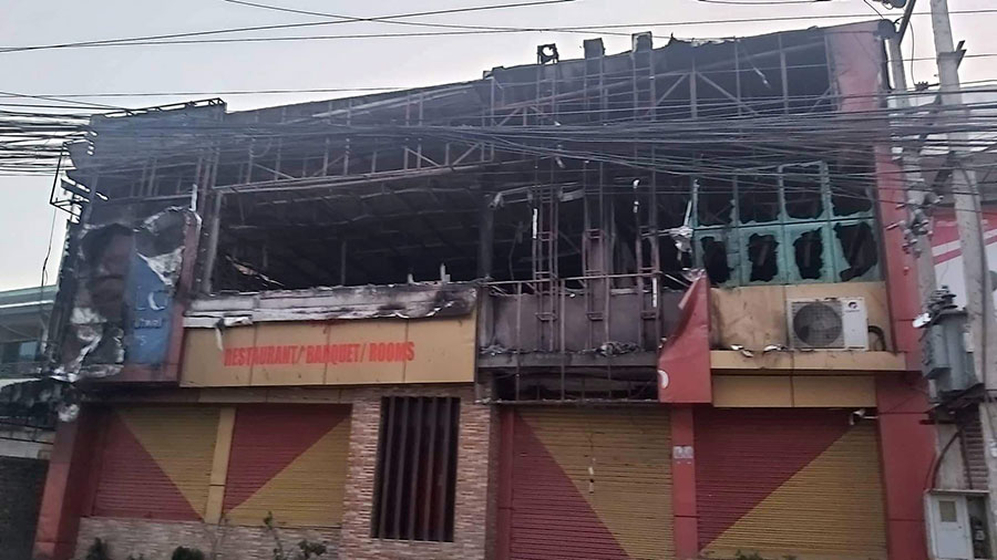 बुटवलको दियालो फुडल्याण्डलाई आगोले ध्वस्त बनायो