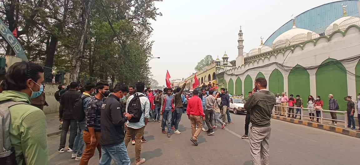 पेट्रोलियम पदार्थ मूल्यवृद्धिविरुद्धको प्रदर्शनमा प्रहरी हस्तक्षेप, एक घाइते