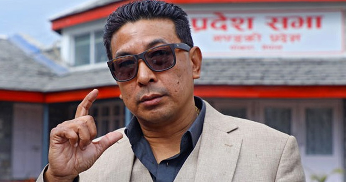 दीपक मनाङेसँग २२ तोला सुन, ६ करोड ऋण