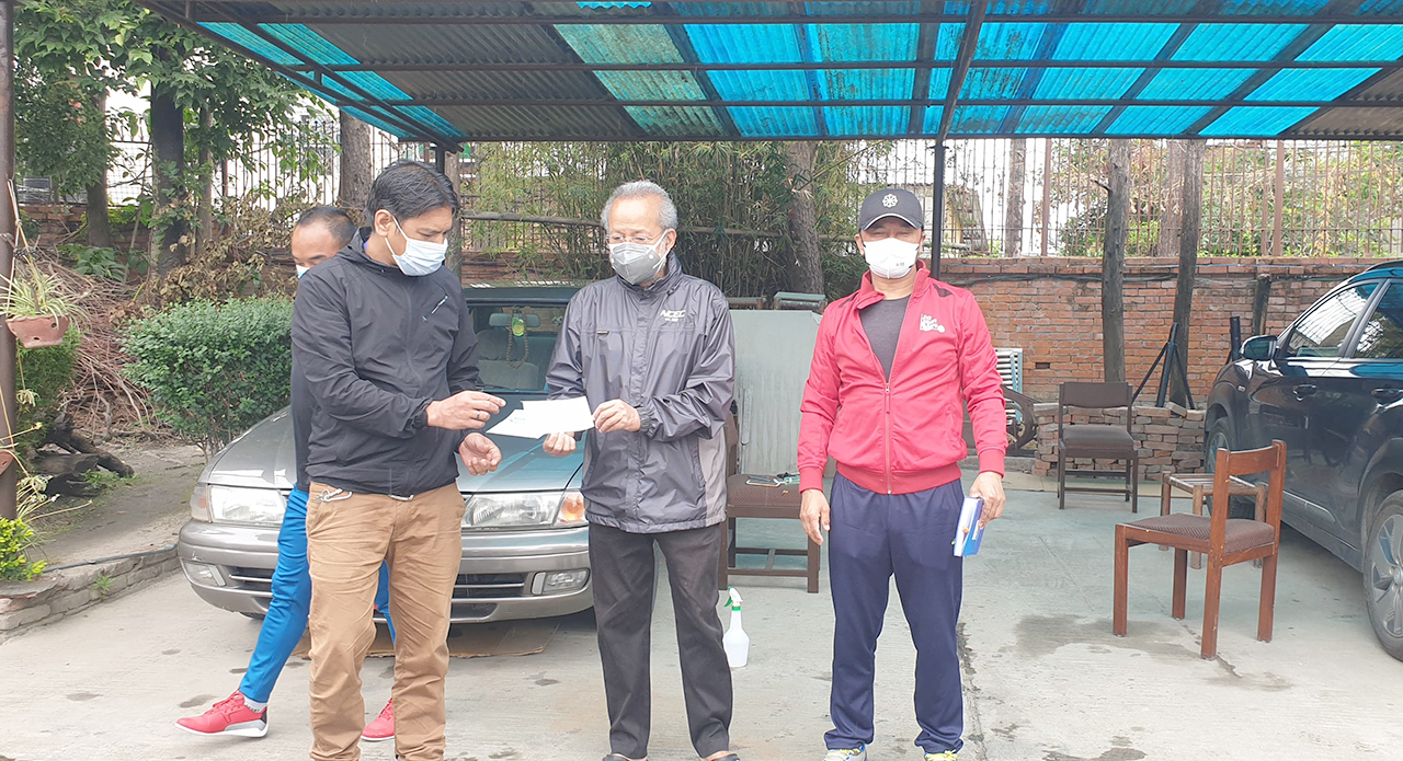 कोरोना विपद् व्यबस्थापनका लागि सांसद दिव्यमणी गरे सहयोग तथा आव्हान