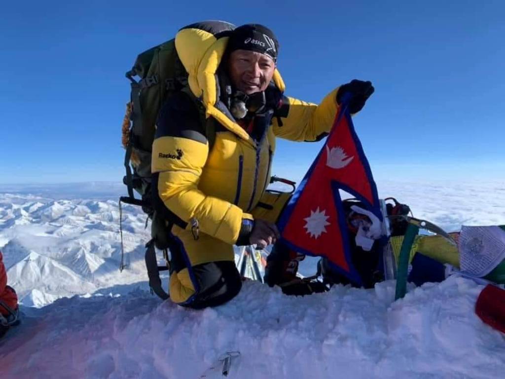 जाङ्गबु शेर्पा: कोरोना जितेको डेढ सातामा सगरमाथा आरोहण
