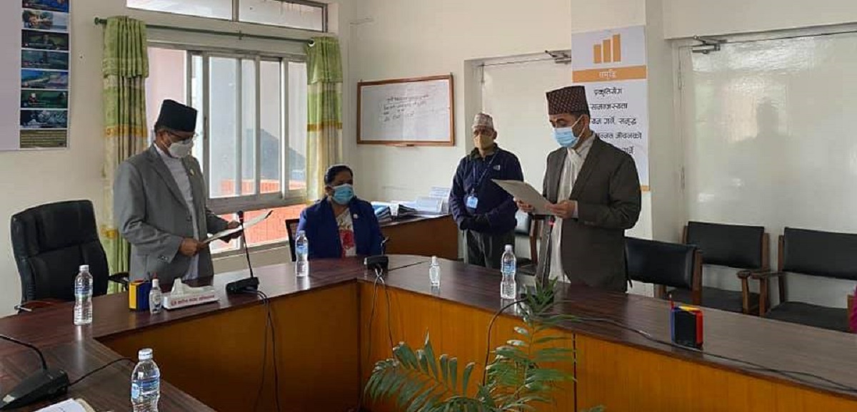 राष्ट्रिय सभा सदस्यमा खिमलाल देवकोटाले लिए सपथ
