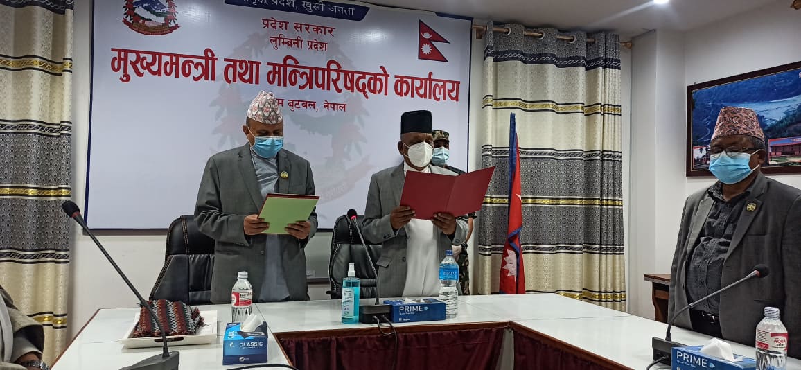 प्रदेश प्रमुखलाई मुख्यमन्त्री कार्यालयमै बोलाएर शंकर पोखरेलले लिए मुख्यमन्त्रीको शपथ