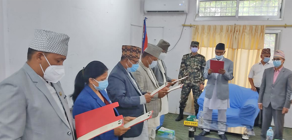 तीन जनाले राजीनामा दिए, पाँच मन्त्री र चार राज्यमन्त्री नियुक्त
