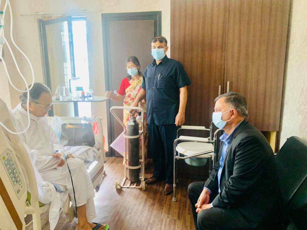अस्पतालको बेडबाट नेता खनालले भने: पार्टी मिलाउनुस् ईश्वर कमरेड…