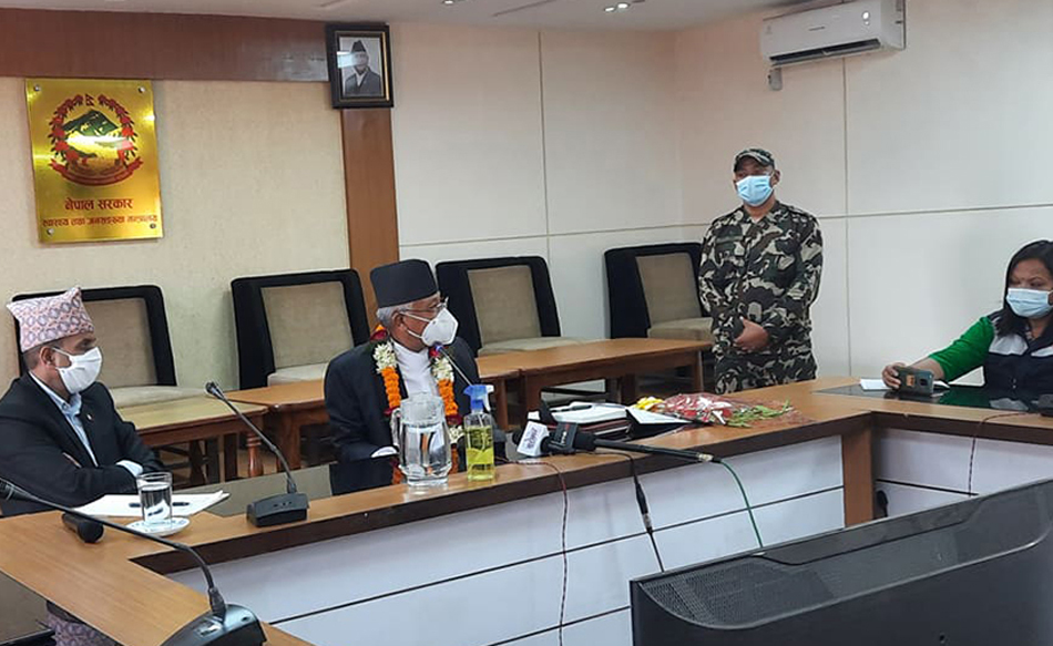 जनताले चुनाव अघि खोप लगाउन पाउनेछन् : मन्त्री श्रेष्ठ