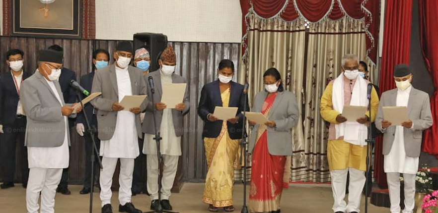 नवनियुक्त ७ मन्त्री र १ राज्यमन्त्रीले लिए शपथ