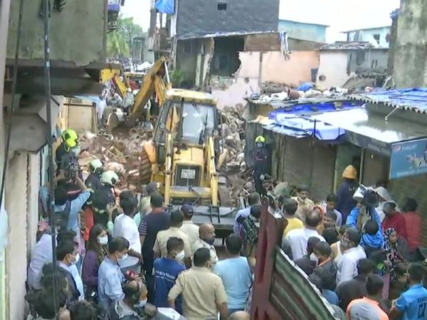 मुम्बईमा दिनभर वर्षा : घर ढल्दा ११ जनाको मृत्यु