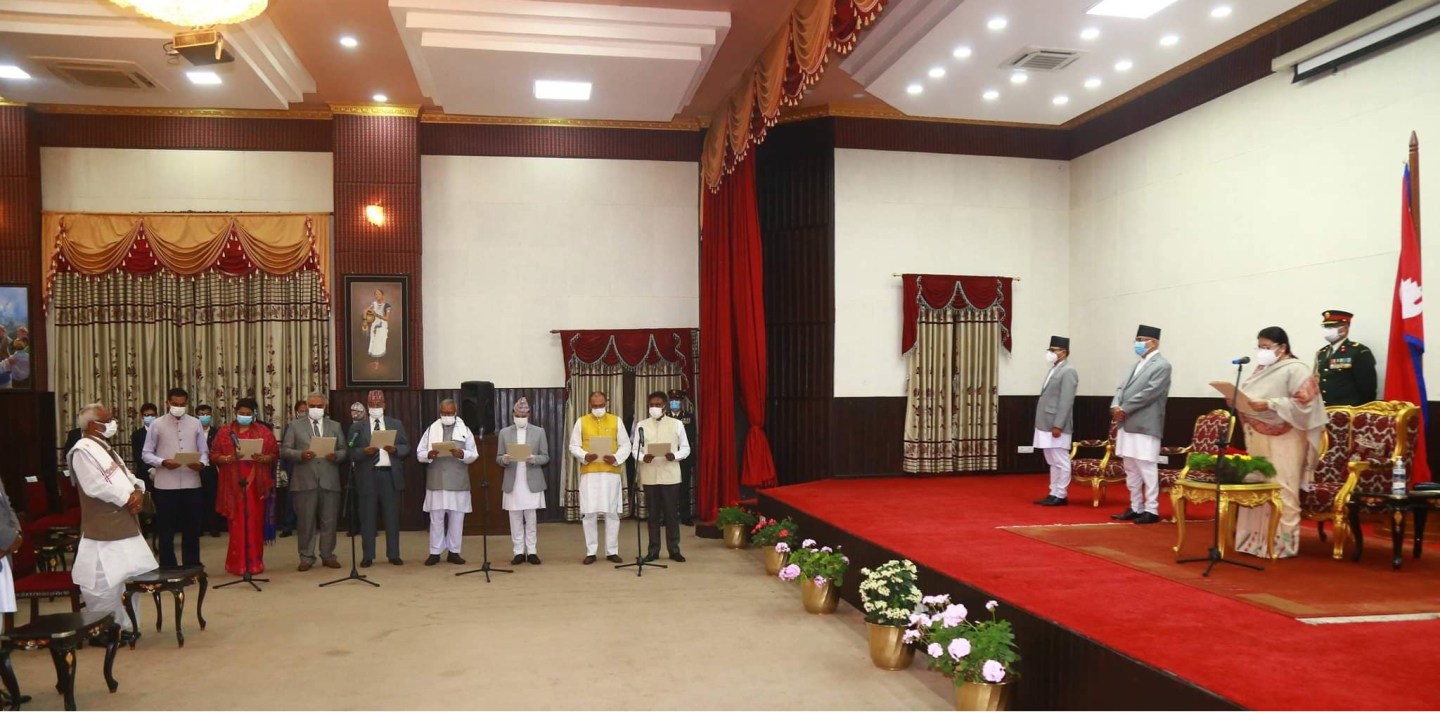 मन्त्रिपरिषद् पुनर्गठन : तीन उपप्रधानमन्त्री र १२ मन्त्रीले लिए शपथ