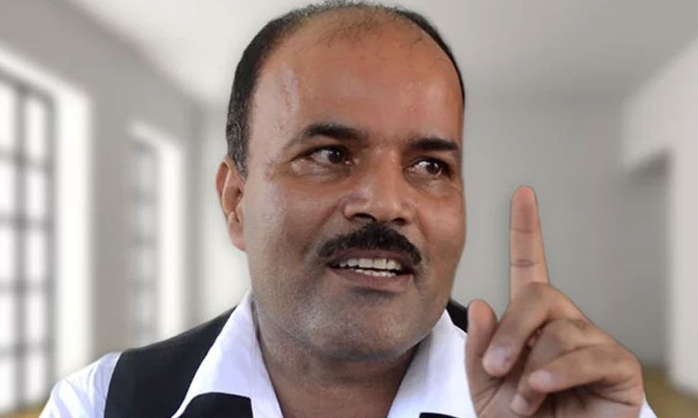 अमरेश कुमार सिंहलाई कारबाही गर्न उनकै जिल्लाका जनप्रतिनिधिको माग