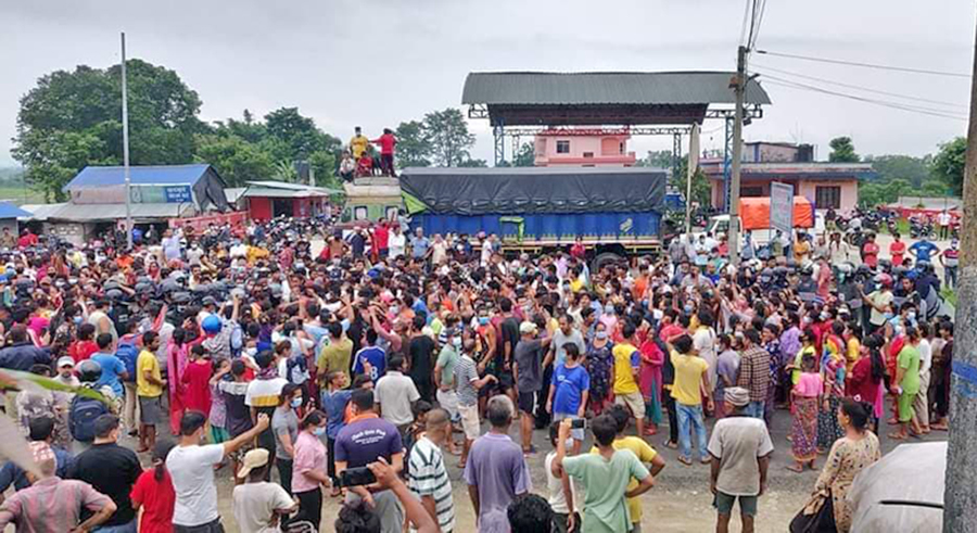 सुजिता भण्डारी प्रकरण : राजमार्ग अवरुद्ध, प्रहरीविरुद्ध नारावाजी