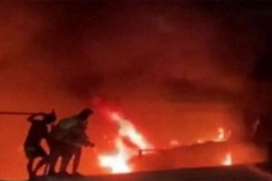 इराकको कोभिड अस्पतालमा आगलागी हुँदा ५० जनाको मृत्यु