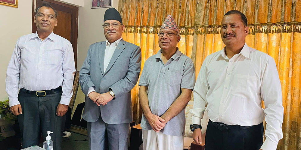 माधव नेपाल निवासमा प्रचण्ड र विप्लव एकसाथ