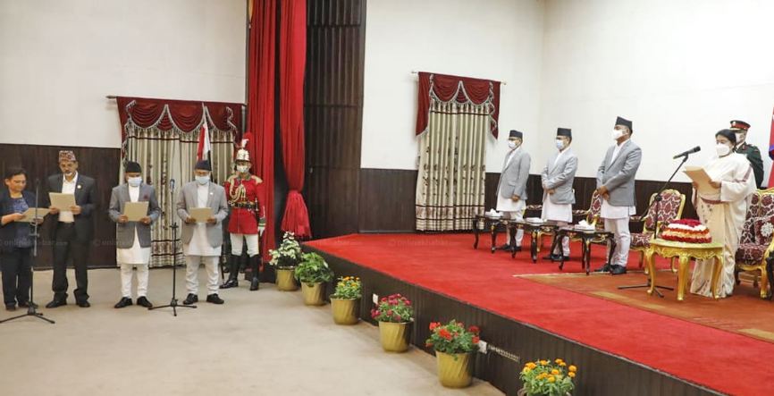 देउवा सरकारका चार मन्त्रीले लिए शपथ
