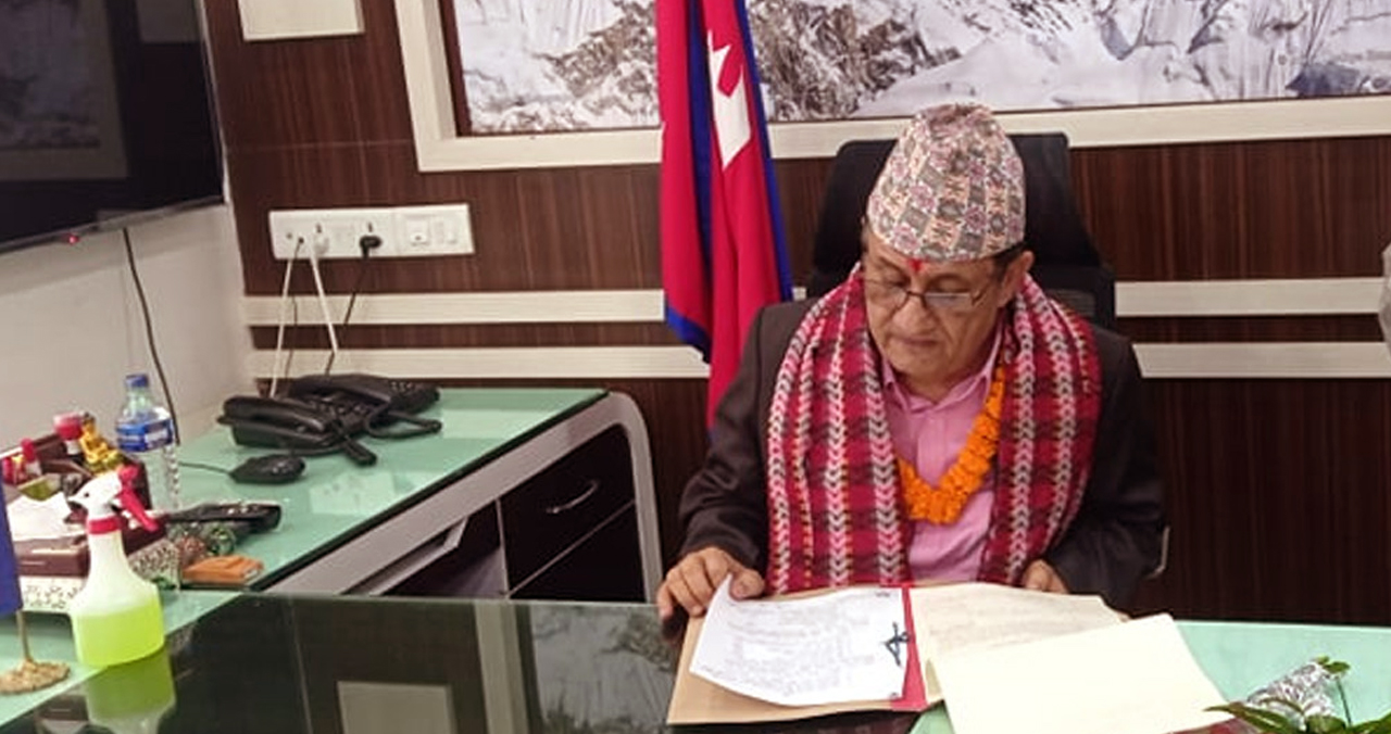 मुख्यमन्त्री पाउन कति हतार! भाइको अन्तिम संस्कार छोडेर मुख्यमन्त्रीको शपथमा भिम आचार्य