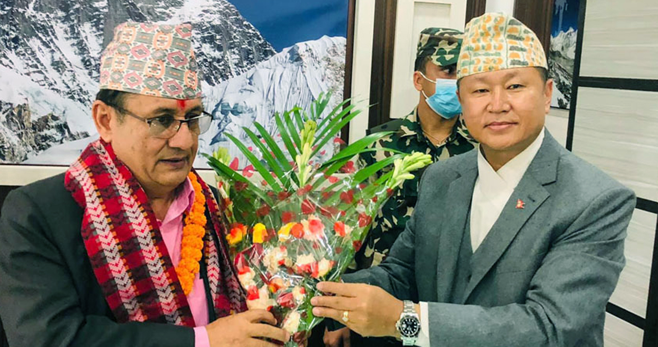 प्रदेश १ का नयाँ मुख्यमन्त्री आचार्यले पद सम्हाले