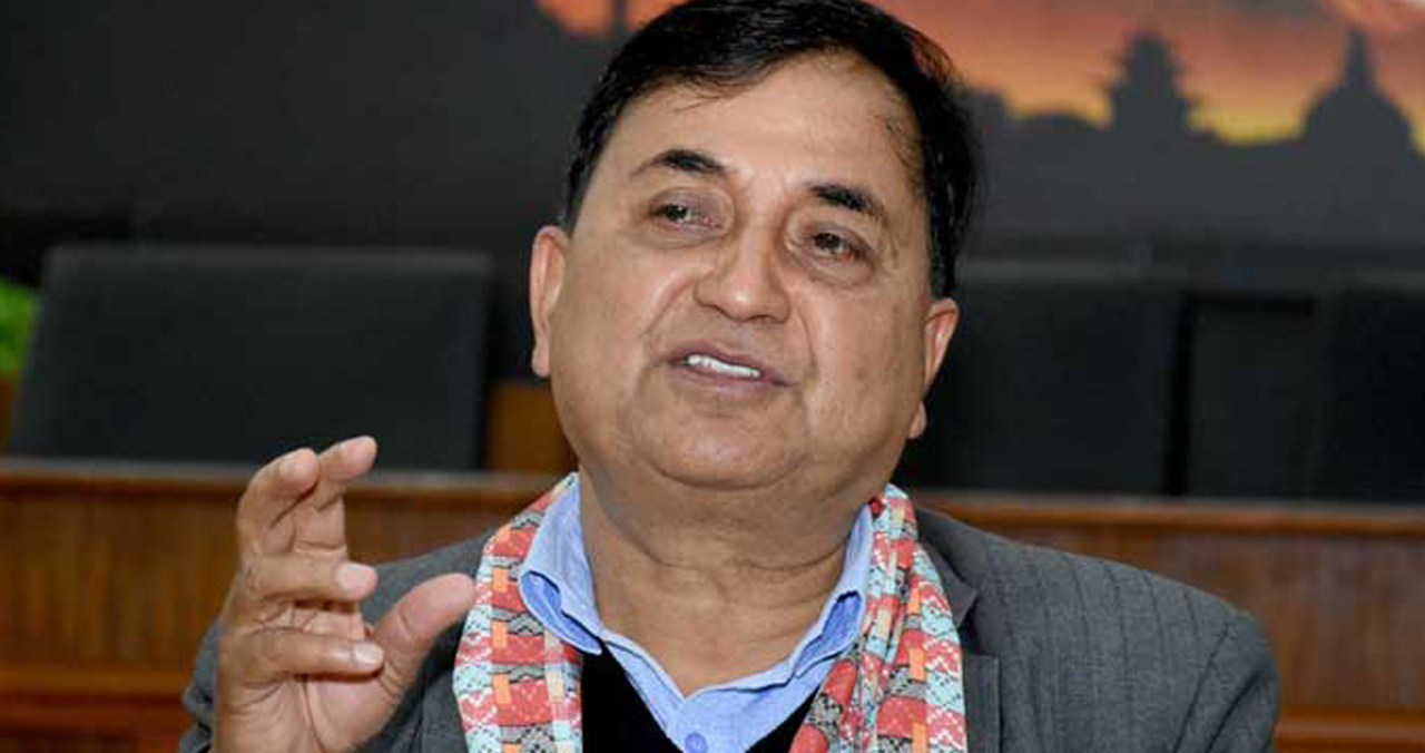 टिकट नपाउँदा दाम्लो चुडाउन खोज्नेहरू कम्युनिस्ट हुँदैनन् : ईश्वर पोखरेल