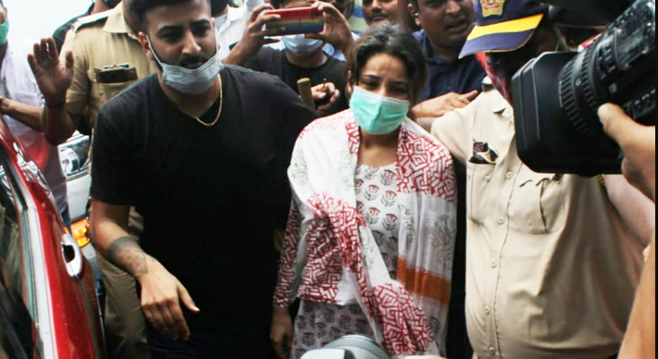 सिद्धार्थको अन्तिम संस्कारमा पुगिन् शहनाज, भाइले सम्हाले