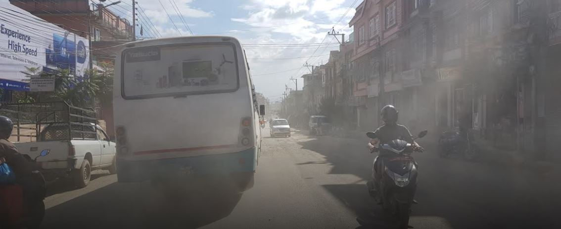 धुलाम्य सडकको विराेधमा बूढानीलकण्ठबासी सडकमा उत्रने