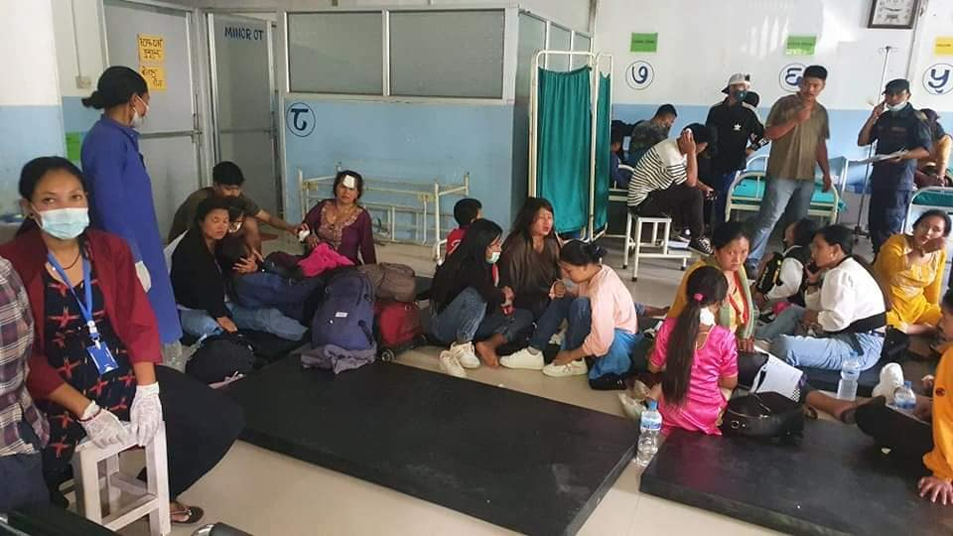 काठमाण्डाै आउँदै गरेको बस दुर्घटना हुँदा ३५ जना घाइते