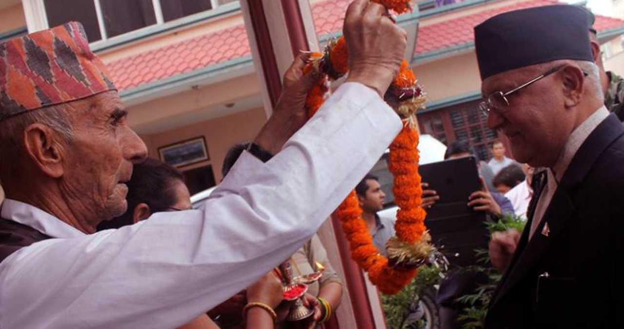 ओलीका ज्योतिषी बुवाको ठोकुवा : छोरो  फेरी प्रधानमन्त्री बन्छ,अझै २० वर्ष कालले लान सक्तैन !