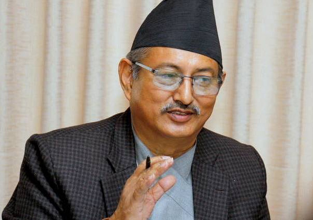 गृहमन्त्री बालकृष्ण खाँडले दिउँसै रात पारे, प्रचण्डसमेत चकित