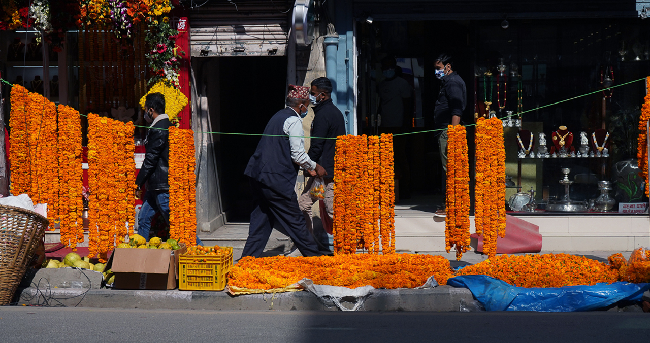 लक्ष्मीपूजाको दिन फूलको व्यापार मालामाल…