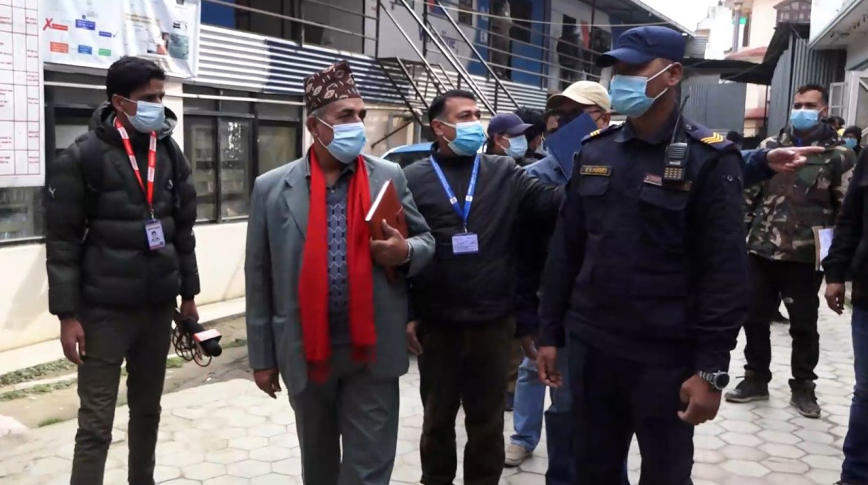 विचौलियालाई कार्यालयभित्र प्रवेश नदिन यातायातमन्त्रीको निर्देशन