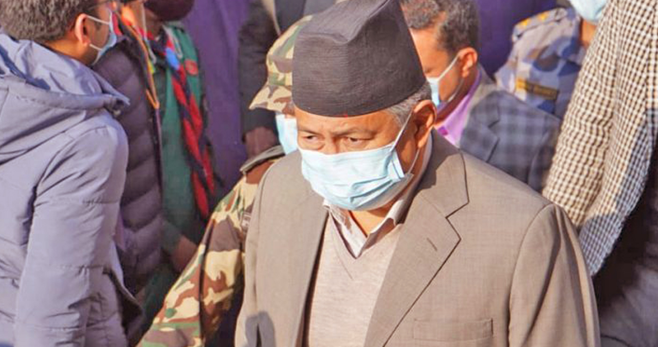 शिवको दर्शन गर्न गृहमन्त्री पशुपतिमा
