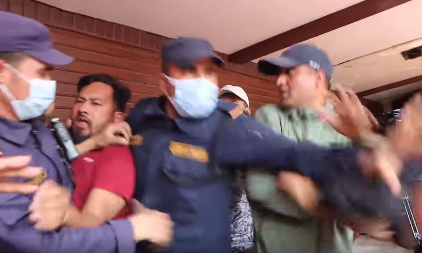 दुई पत्रकार विचको झगडाको कुरा मिल्यो, यस्तो रहेछ झगडाको कारण