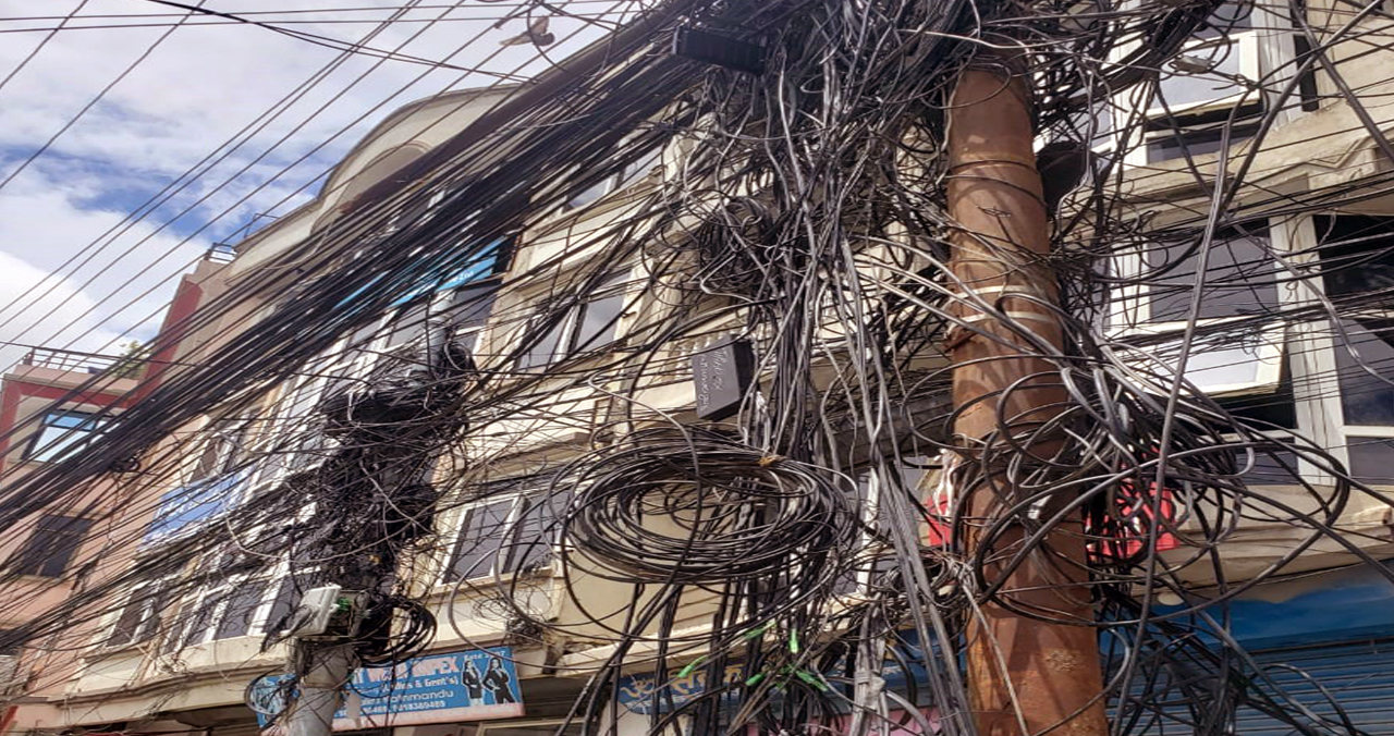 पोल भाडा नतिर्ने इन्टरनेट र टेलिभिजन कम्पनीको तार काट्ने प्राधिकरणको चेतावनी !